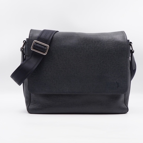 Louis Vuitton Taiga Men's Navy Leather Messenger Bag - Picture 1 of 11